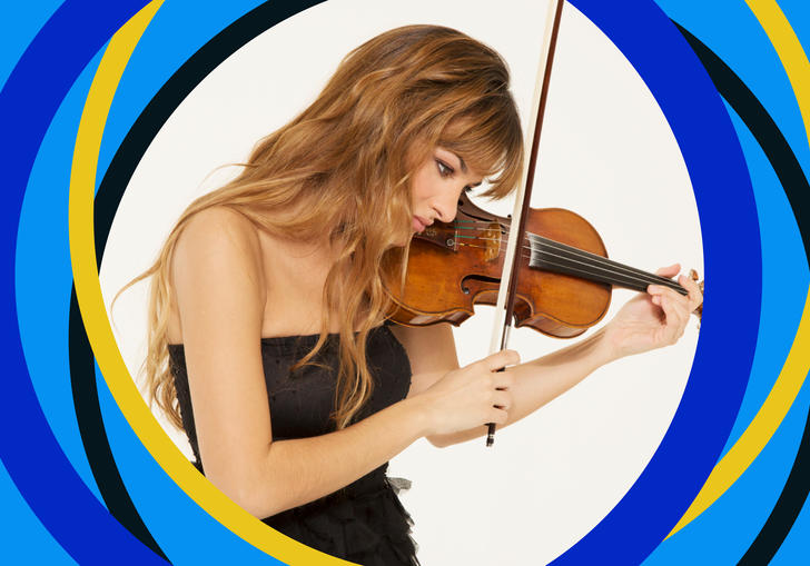 Photo of Nicola Benedetti playing the violin
