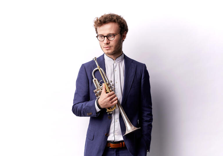 Simon Hofele portrait with trumpet