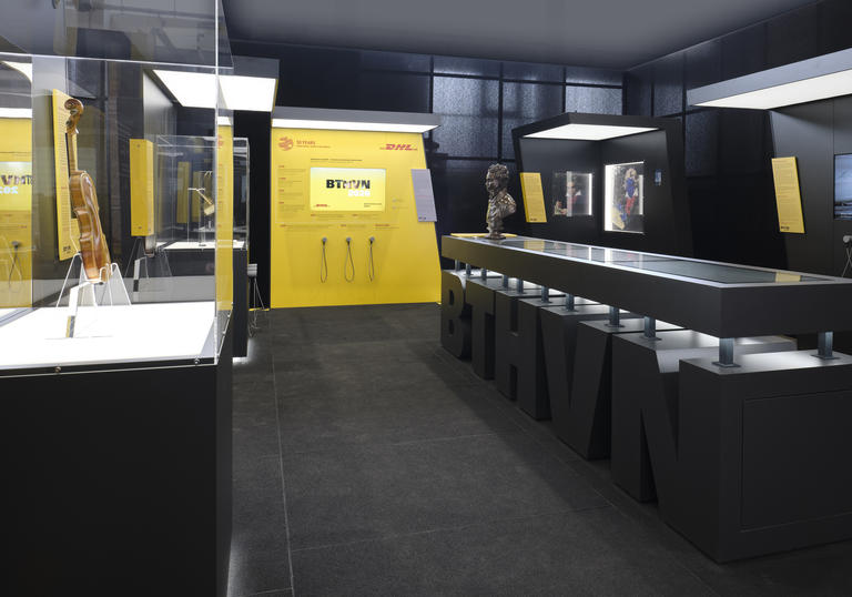 Photo of the BTHVN on Tour exhibition display cases