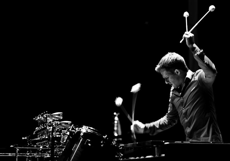 A black & white picture of Christoph Sietzen performing