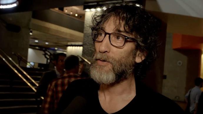 photo of neil gaiman