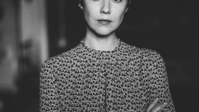 black and white photo of lisa hannigan