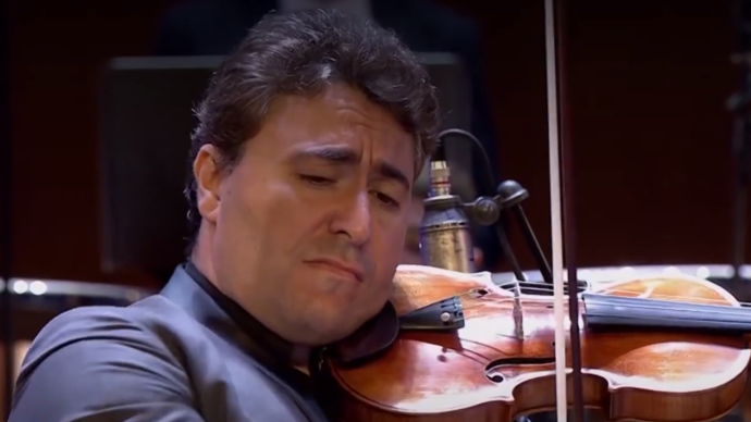 Photo of maxim vengerov playing a violin 