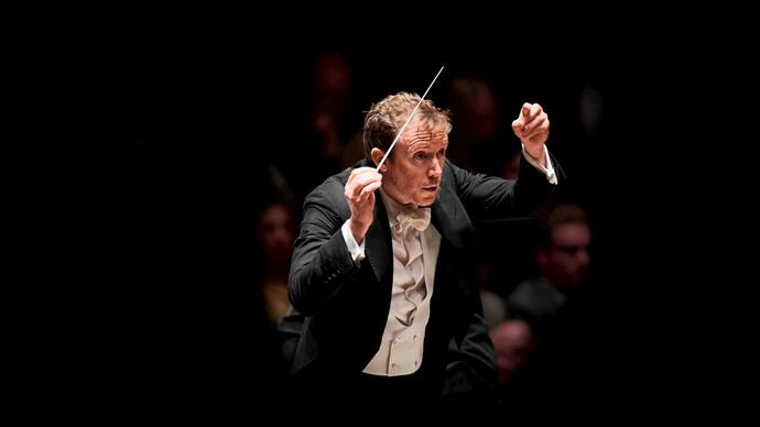 Daniel Harding conducting the Royal Concertgebouw Orchestra