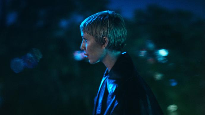 a side-on photo of lykke li