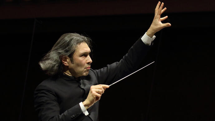 Vladimir Jurowski conducting