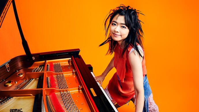 Hiromi on the piano