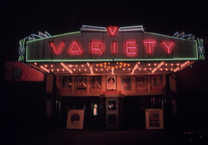 Variety theater in Bette Gordon's Variety