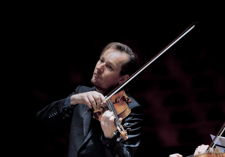 ACO and Tognetti on stage