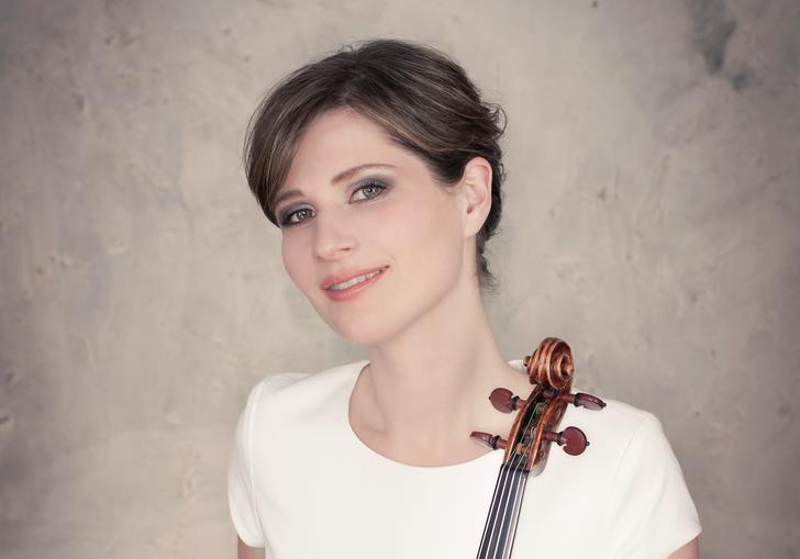 lisa Batiashvili closeup holding violin