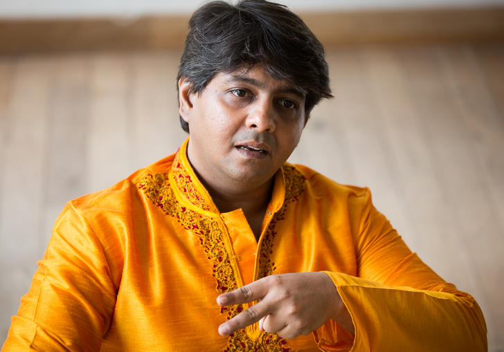 Omkar Dadarkar singing