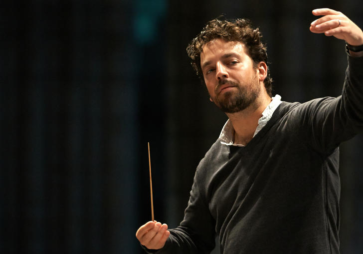 James Gaffigan conducting