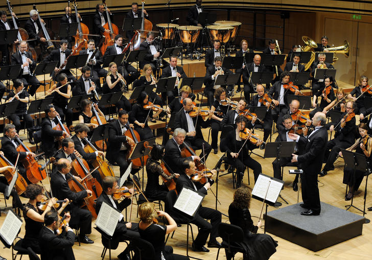 Budapest Festival Orchestra on stage Ivan Fisher conducting