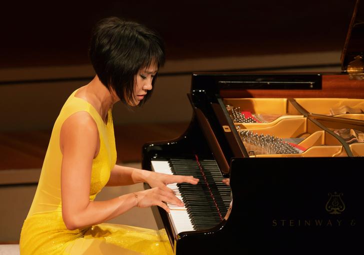 Yuja Wang playing pinao