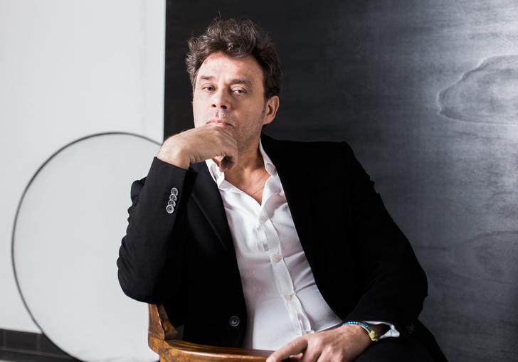 Ottavio Dantone sitting