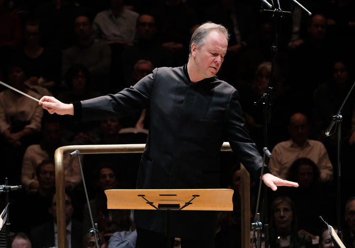 Sakari Oramo conducting