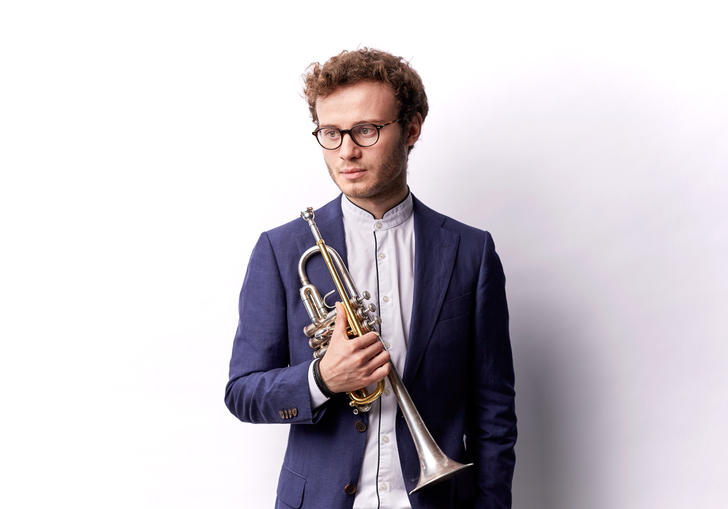 Simon Hofele portrait with trumpet