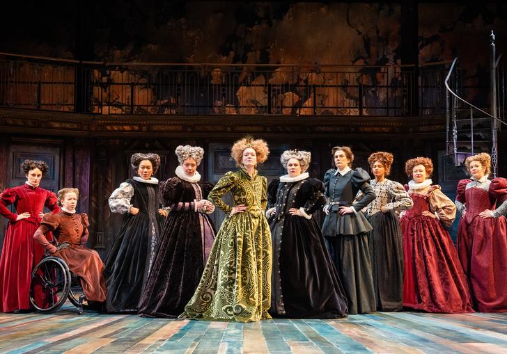 Women in Shakespearean costume standing together