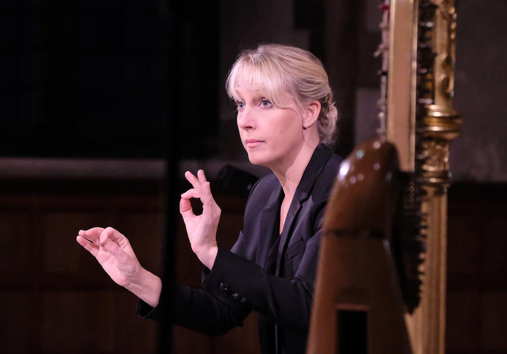 Sofi Jeannin conducting