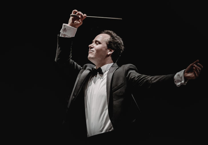 Gergely Madaras conducting