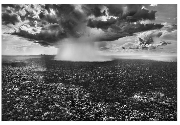 A raincloud in Serra do Divisor National Park