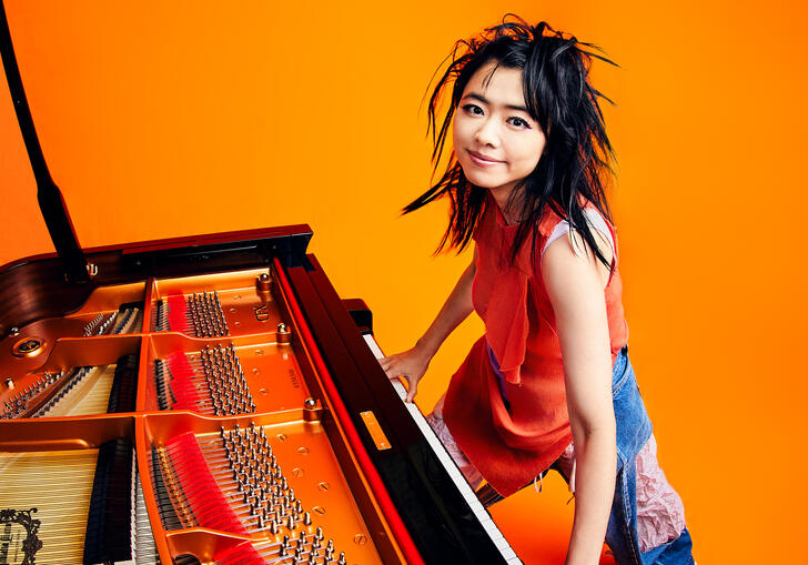 Hiromi on the piano