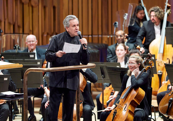 Sir Antonio Pappano talking to the audience in the Barbican concert hall