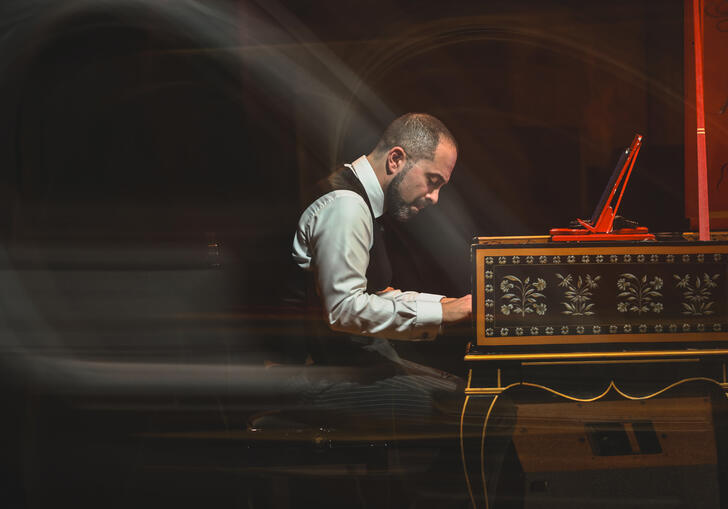 Mahan Esfahani at the harpsichord