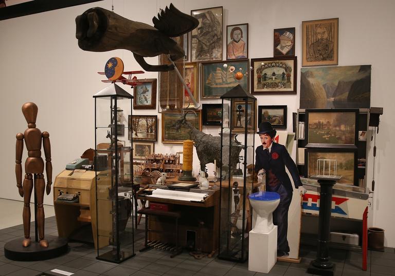 Collection of items in an art gallery
