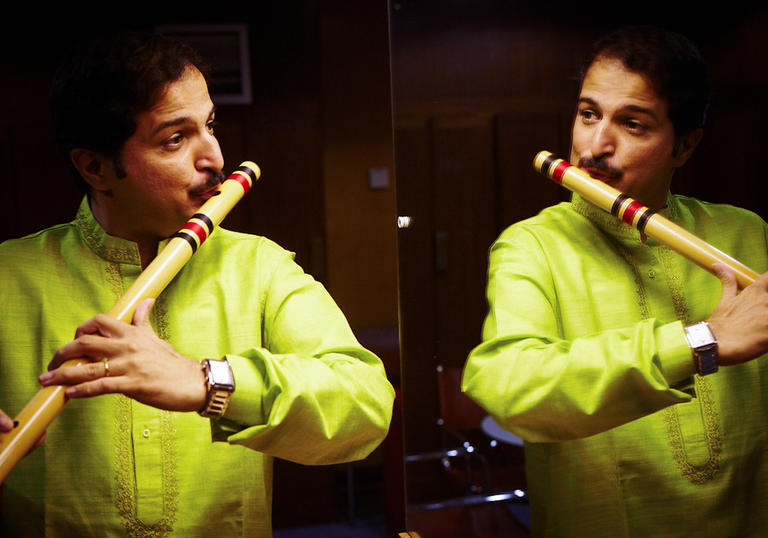 Rupak Kulkarni serenading himself in the mirror