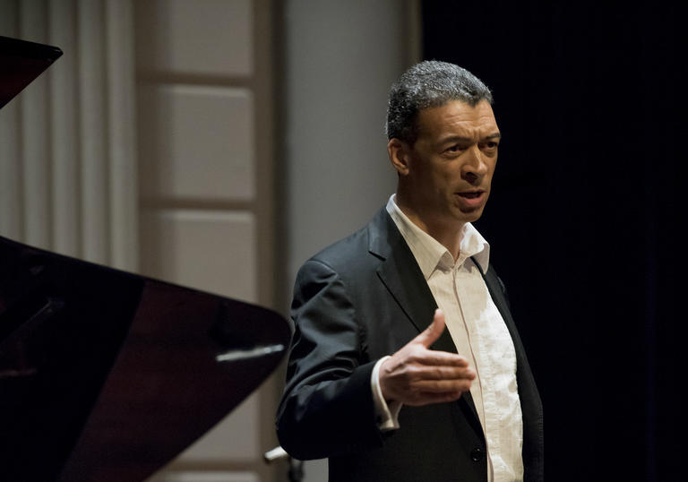 Roderick Williams singing on stage