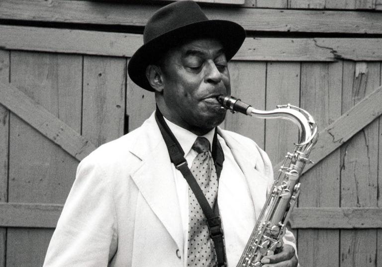 Archie Shepp likes hats, white jackets and playing the sax with unprecedented passion