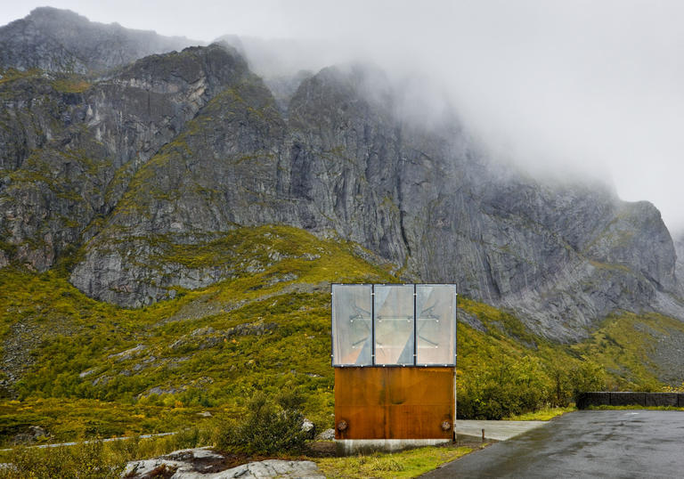 Akkarvik Roadside Restroom by Manthey Kula