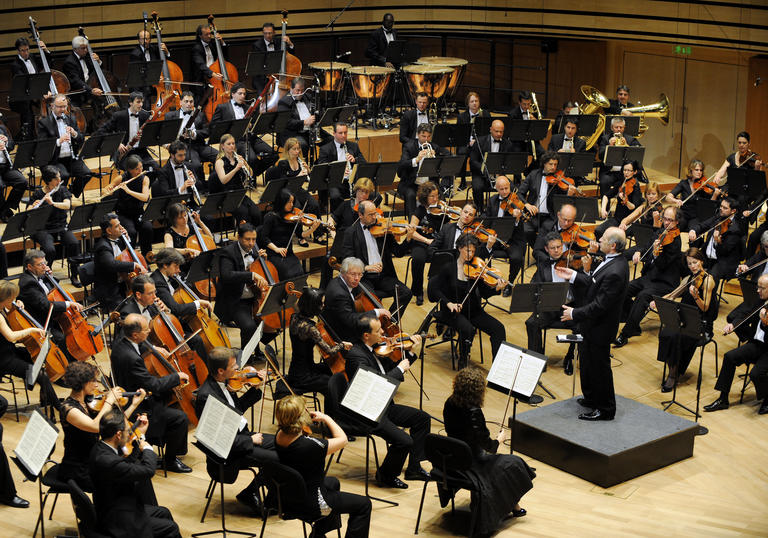 Budapest Festival Orchestra on stage Ivan Fisher conducting