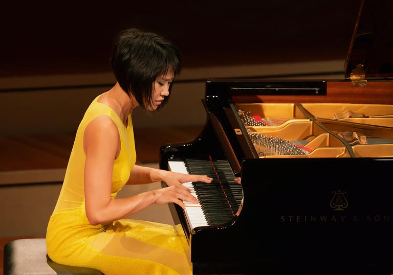 Yuja Wang playing pinao