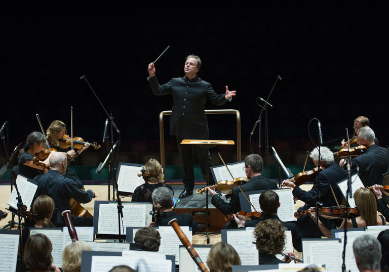 Sakari Oramo conducting landscape