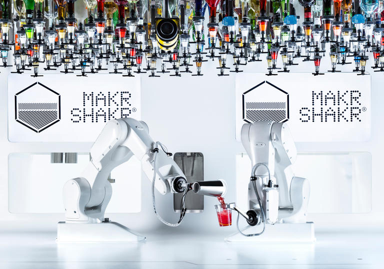 Makr Shakr bar