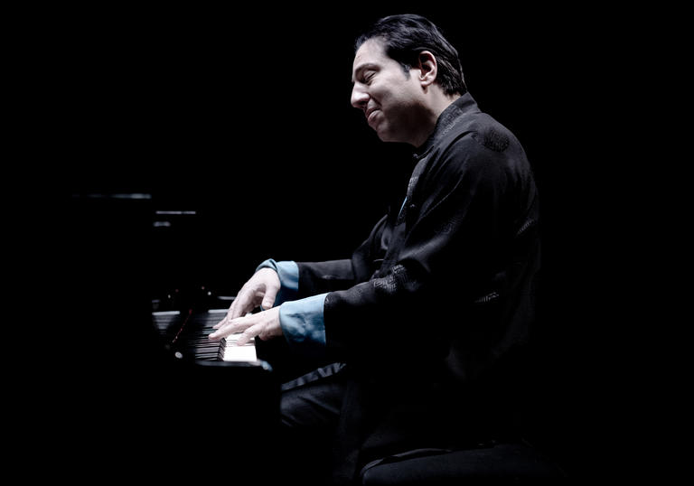 Fazıl Say playing piano