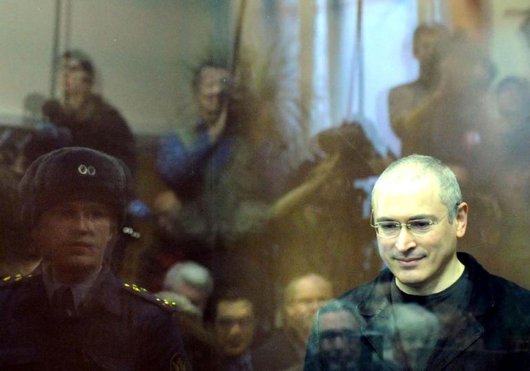 Mikhail Khodorkovsky behind glass