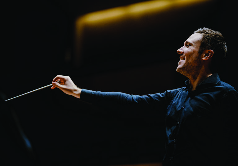 Roberto Gonzalez Monjas conducting