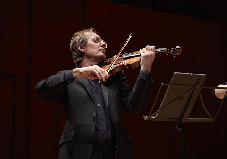 Richard Tognetti passionately playing his violin