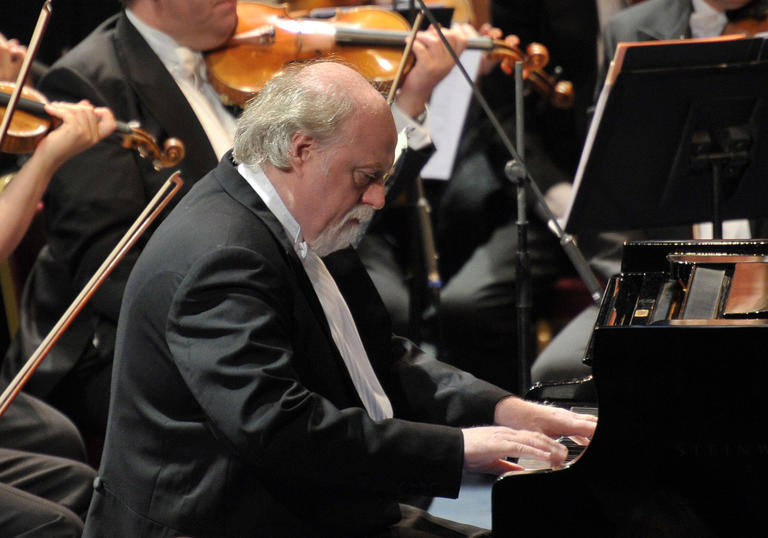 Pianist Peter Donohoe