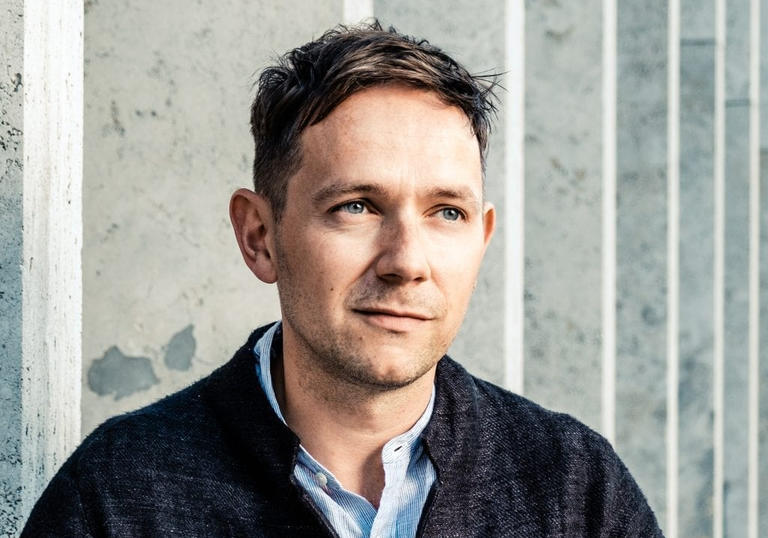 The wondrous Iestyn Davies gazing into the middle distance