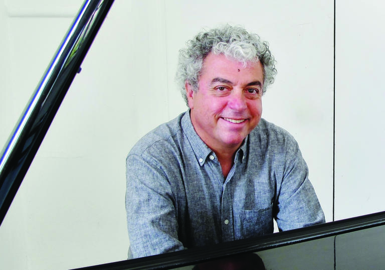 Jovino Santos Neto at piano