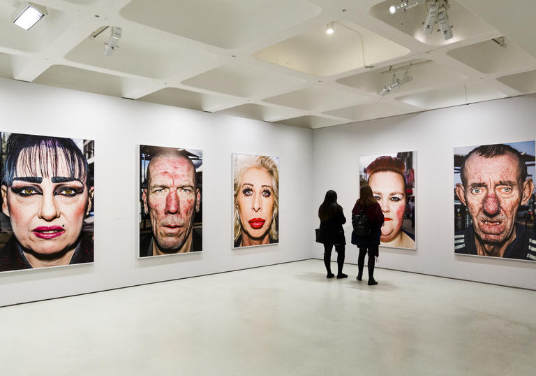 giant portraits by bruce gilden
