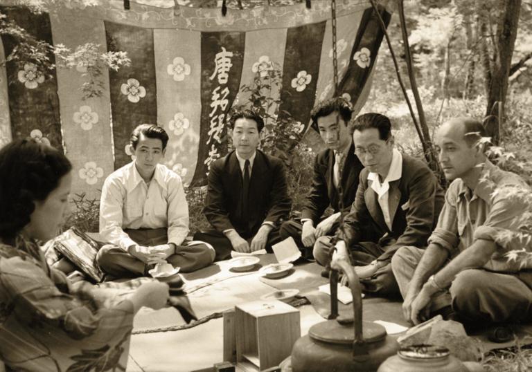 Noguchi with his friends on a 1950 trip to Japan