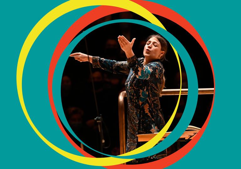 Photo of Dalia Stasevska conducting