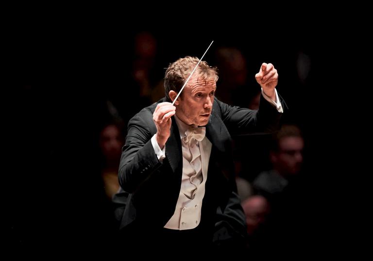 Daniel Harding conducting the Royal Concertgebouw Orchestra