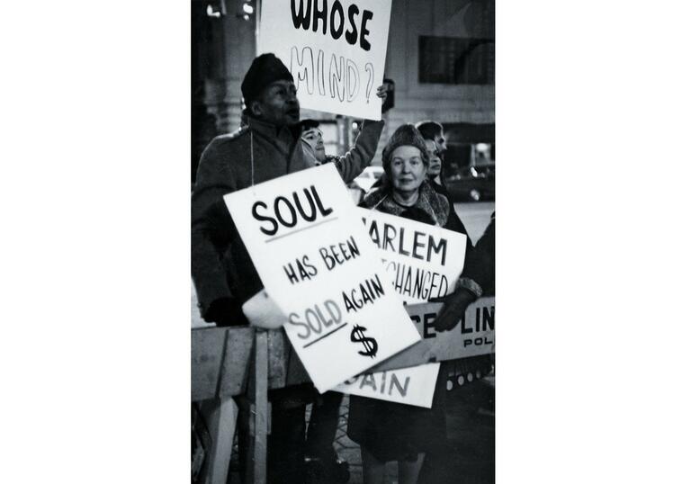 Alice Neel protesting the Metropolitan Museum's exhibition Harlem On My Mind: Cultural Capital of Black America, 1900-1968, New York, January 1969.