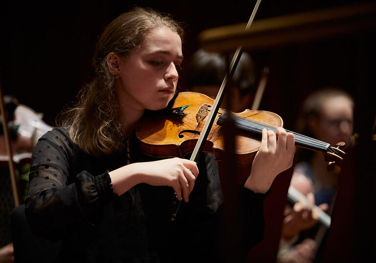 Junior Guildhall violinist